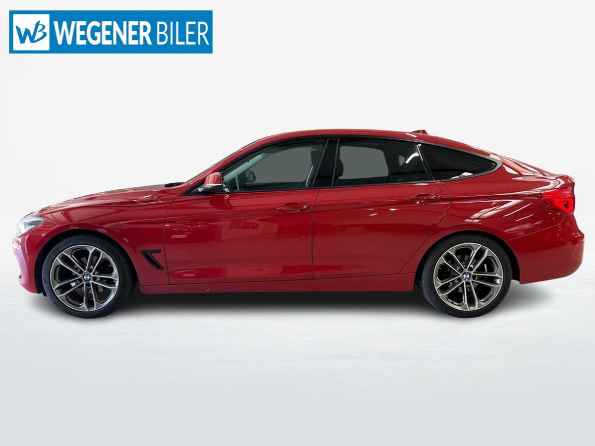 Rød BMW 320d fra 2017