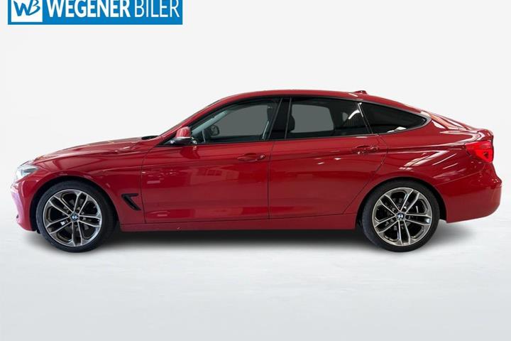 Rød BMW 320d fra 2017