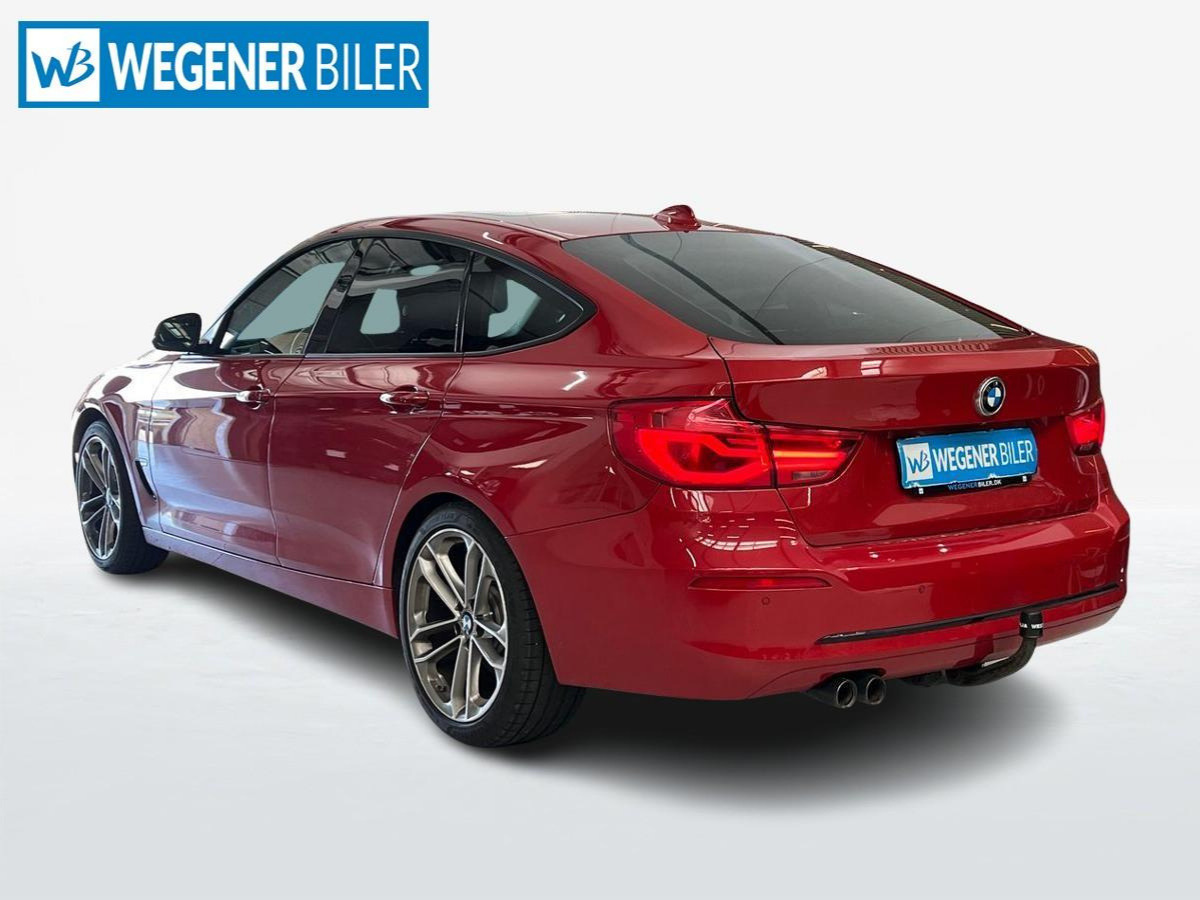 Rød BMW 320d fra 2017