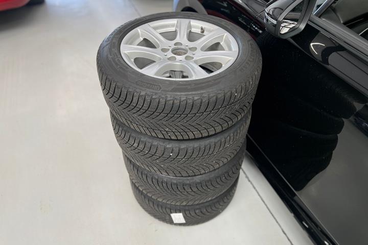 Rød BMW 320d fra 2017