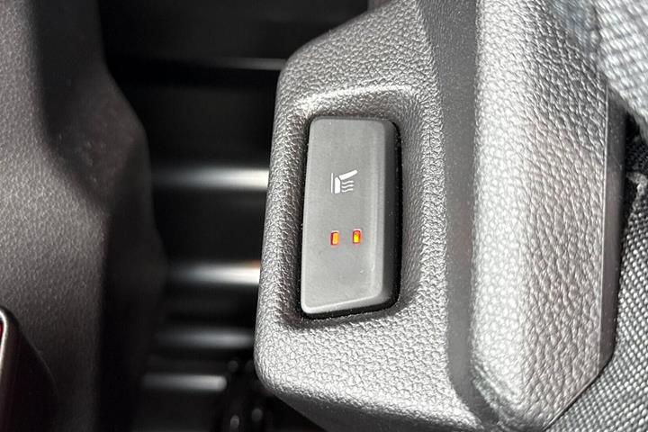 Hvid Renault Master V T33 fra 2025
