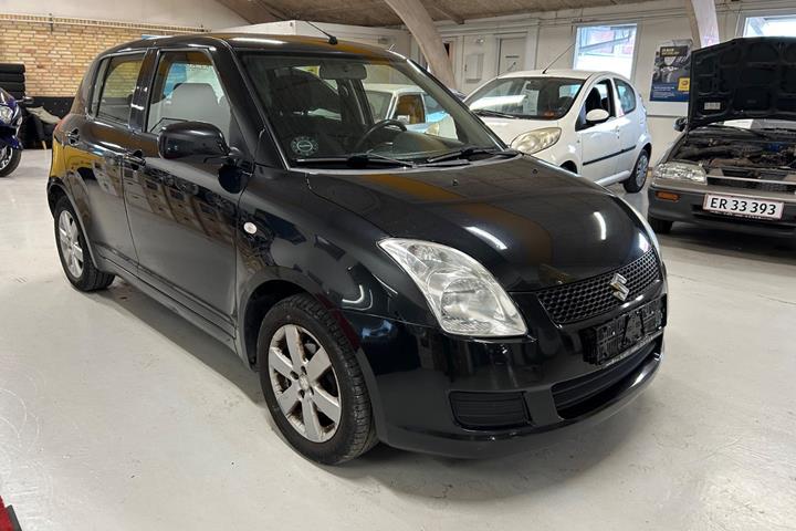 Sort Suzuki Swift fra 2008