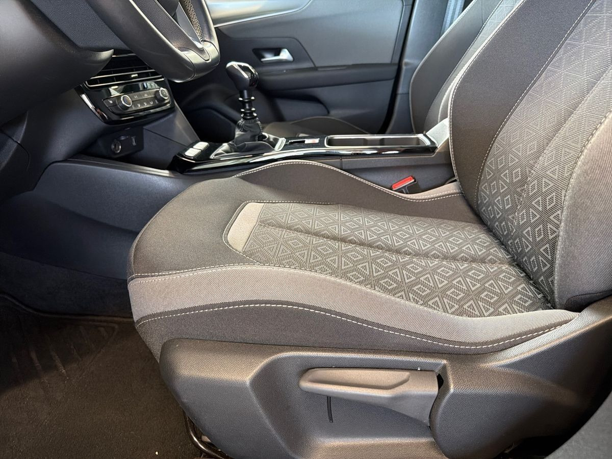 Sort Opel Mokka fra 2021