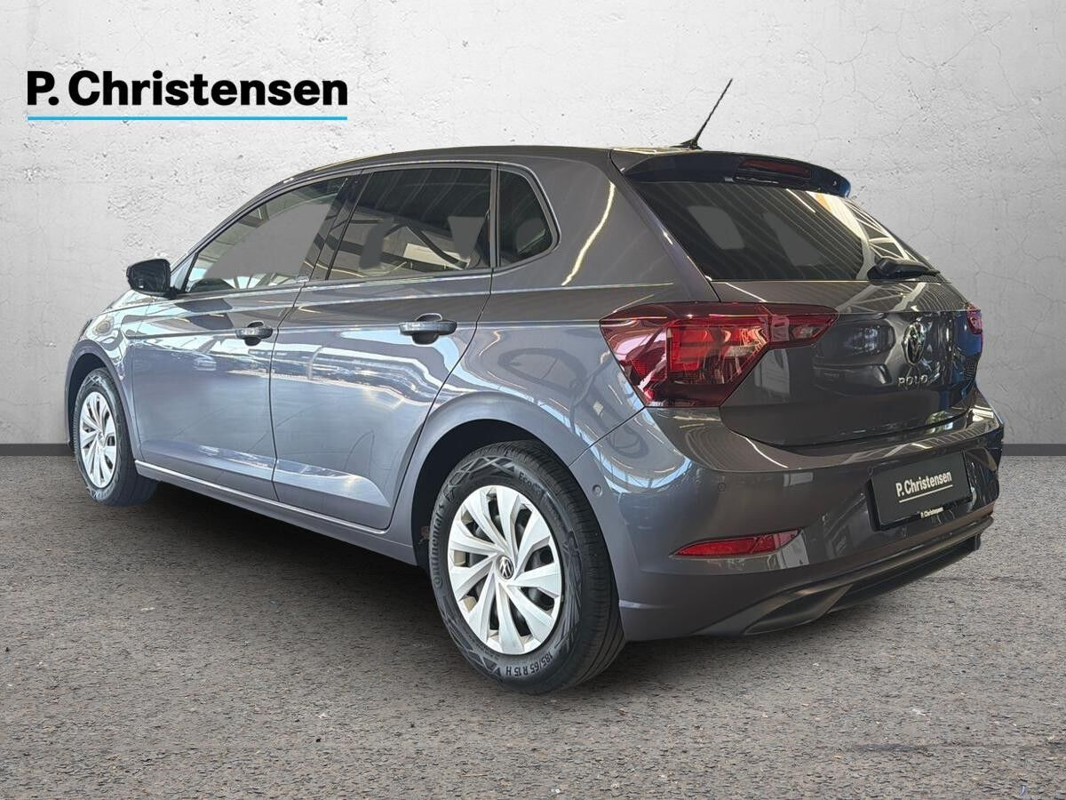 Grå VW Polo fra 2023