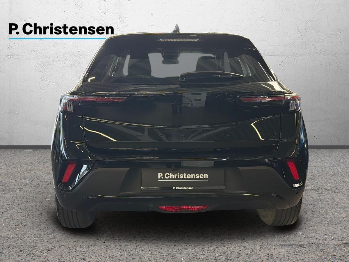Sort Opel Mokka-e fra 2025