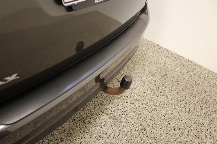 Grå Ford C-MAX fra 2018