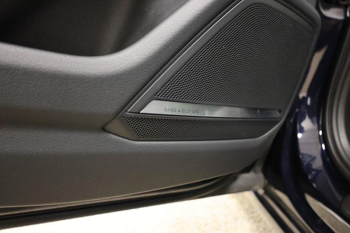 Blå Audi A6 fra 2019
