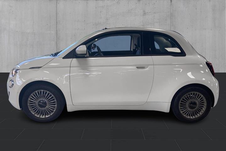 Hvid Fiat 500e fra 2023