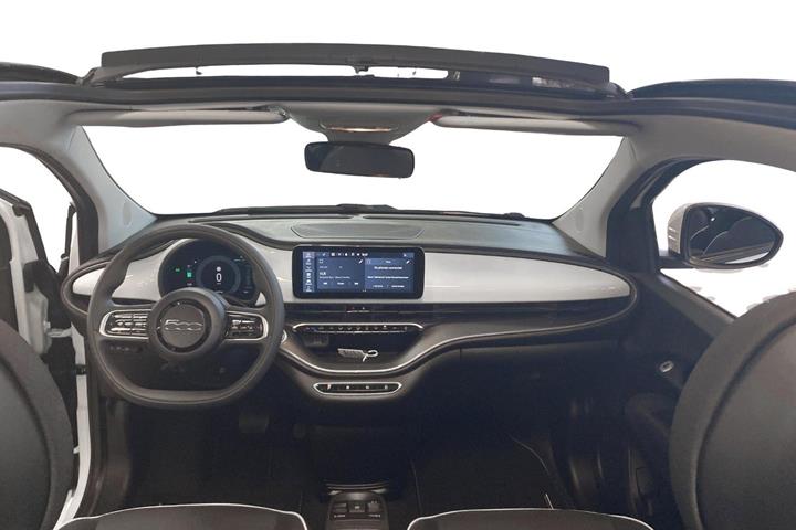 Hvid Fiat 500e fra 2023
