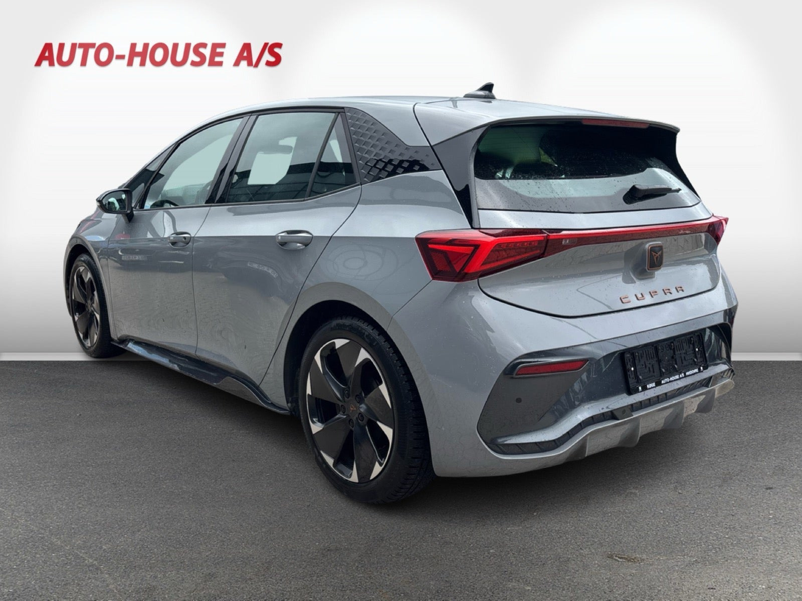 Grå Cupra Born fra 2024
