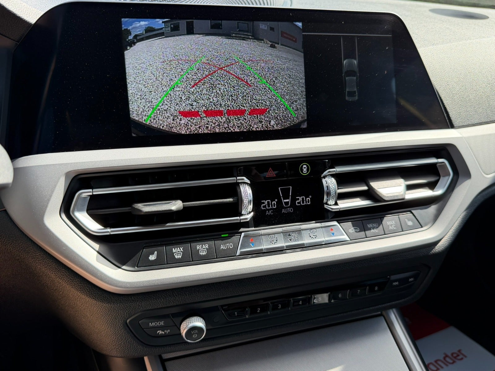 Sort BMW 330e fra 2020