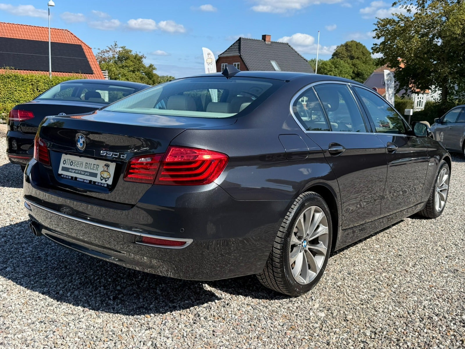 Grå BMW 530d fra 2014