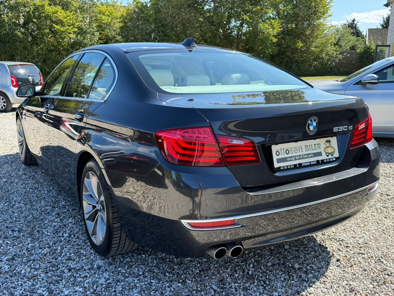 Grå BMW 530d fra 2014