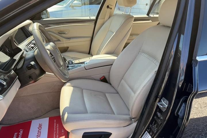 Grå BMW 530d fra 2014