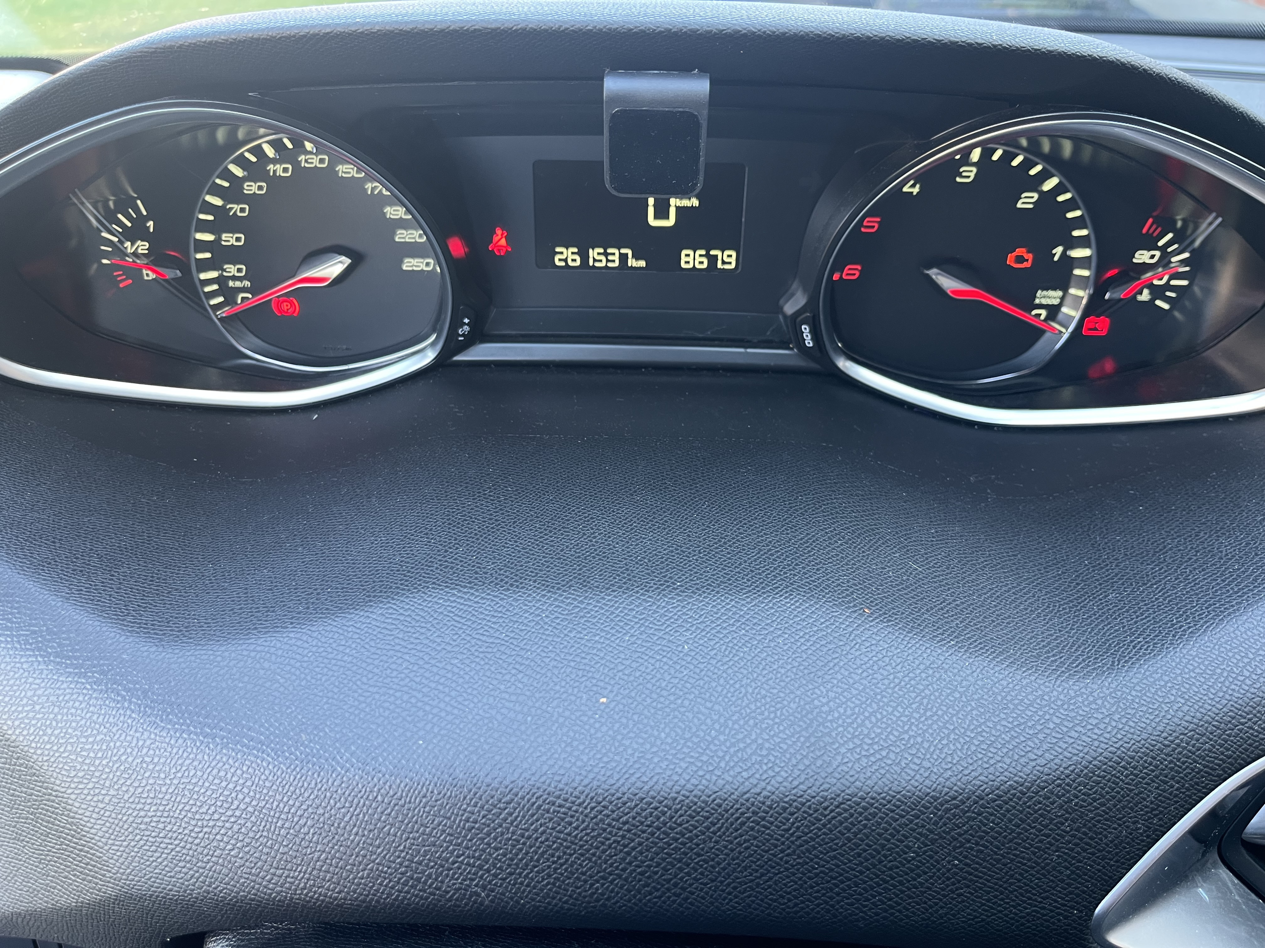 Grå Peugeot 308 fra 2016