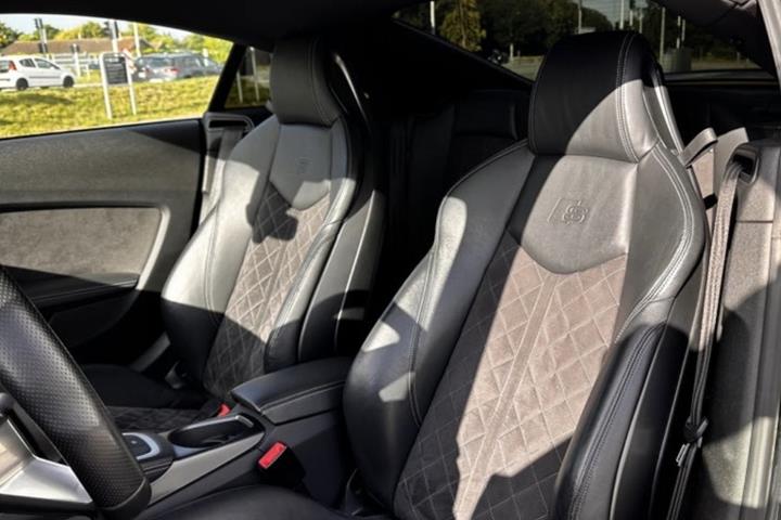 Grå Audi TT fra 2015