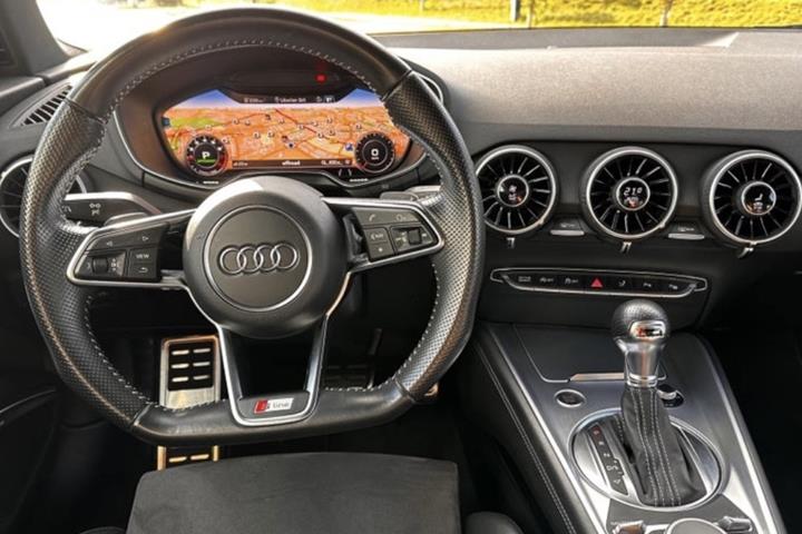 Grå Audi TT fra 2015
