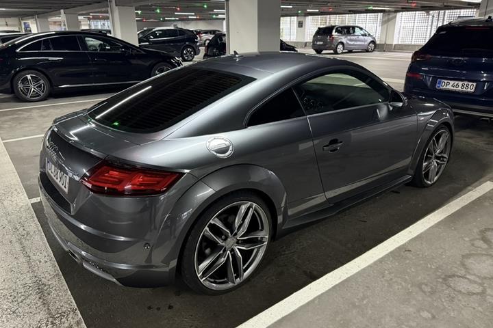 Grå Audi TT fra 2015