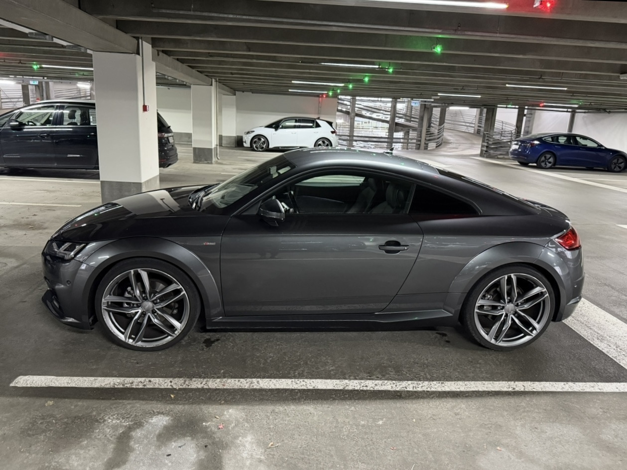 Grå Audi TT fra 2015