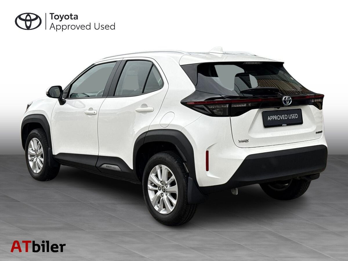 Hvid Toyota Yaris Cross fra 2022