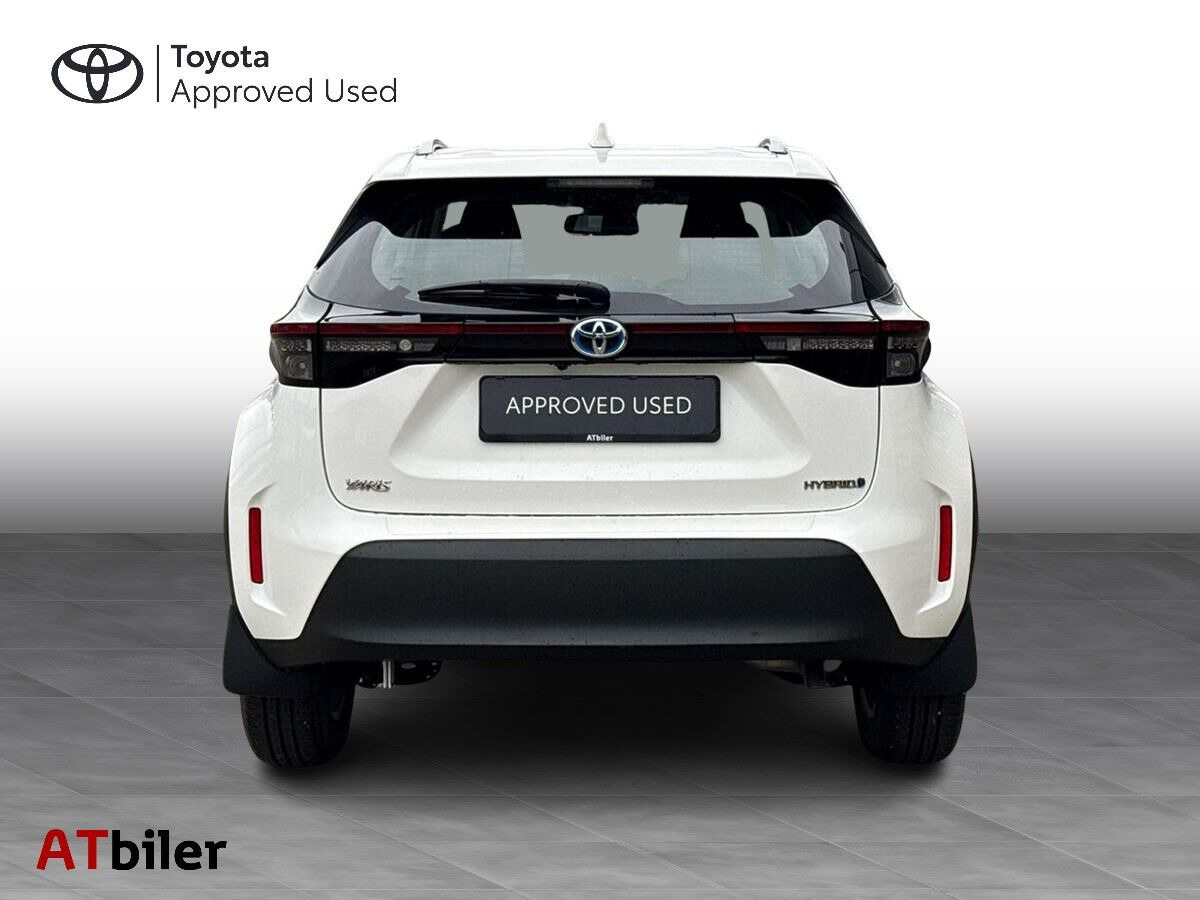 Hvid Toyota Yaris Cross fra 2022