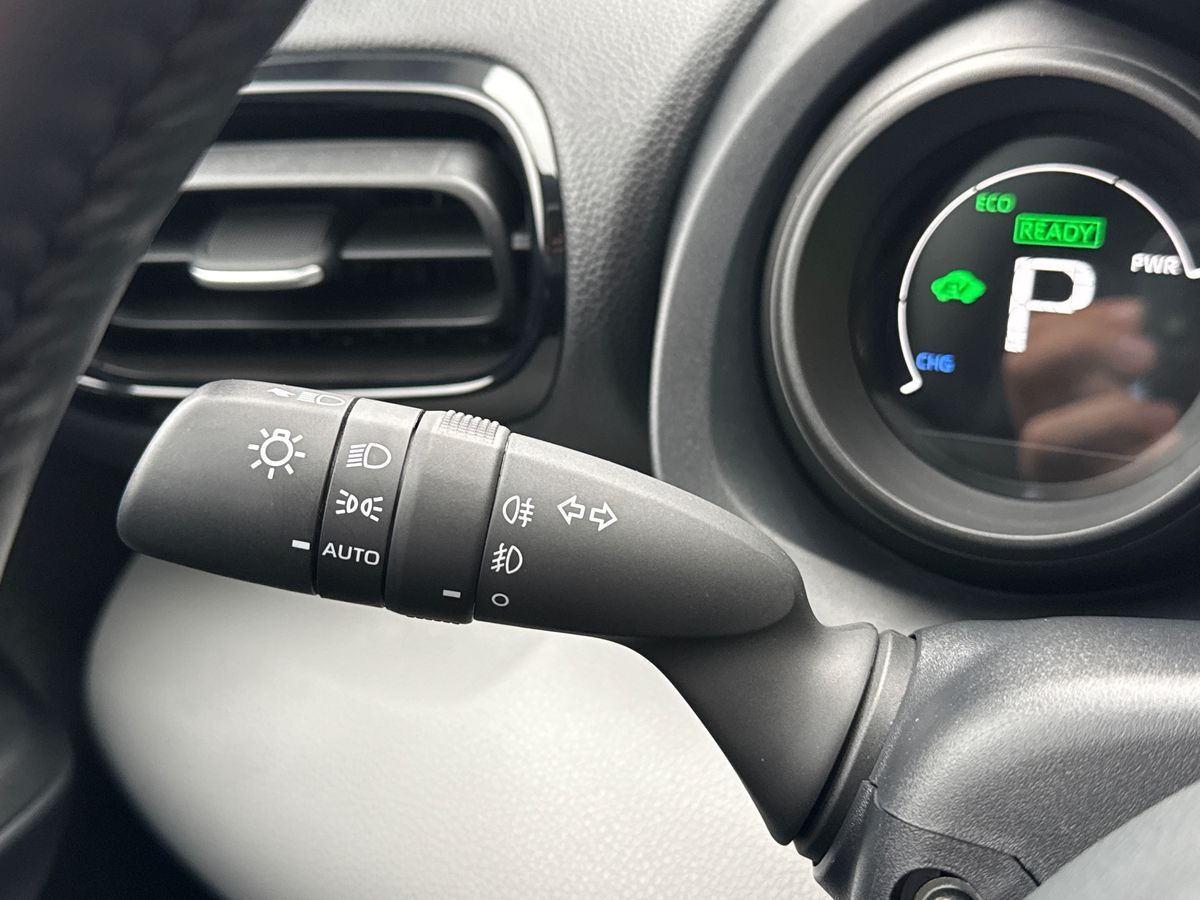 Hvid Toyota Yaris Cross fra 2022