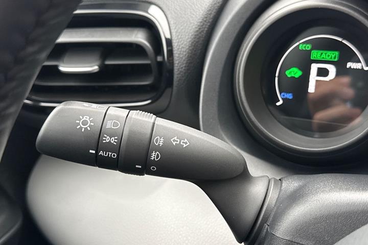 Hvid Toyota Yaris Cross fra 2022