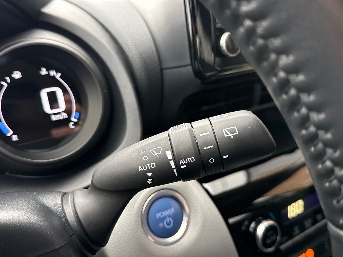 Hvid Toyota Yaris Cross fra 2022