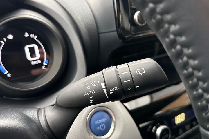 Hvid Toyota Yaris Cross fra 2022