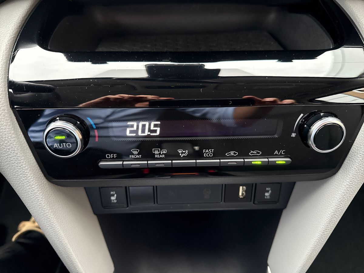 Hvid Toyota Yaris Cross fra 2022