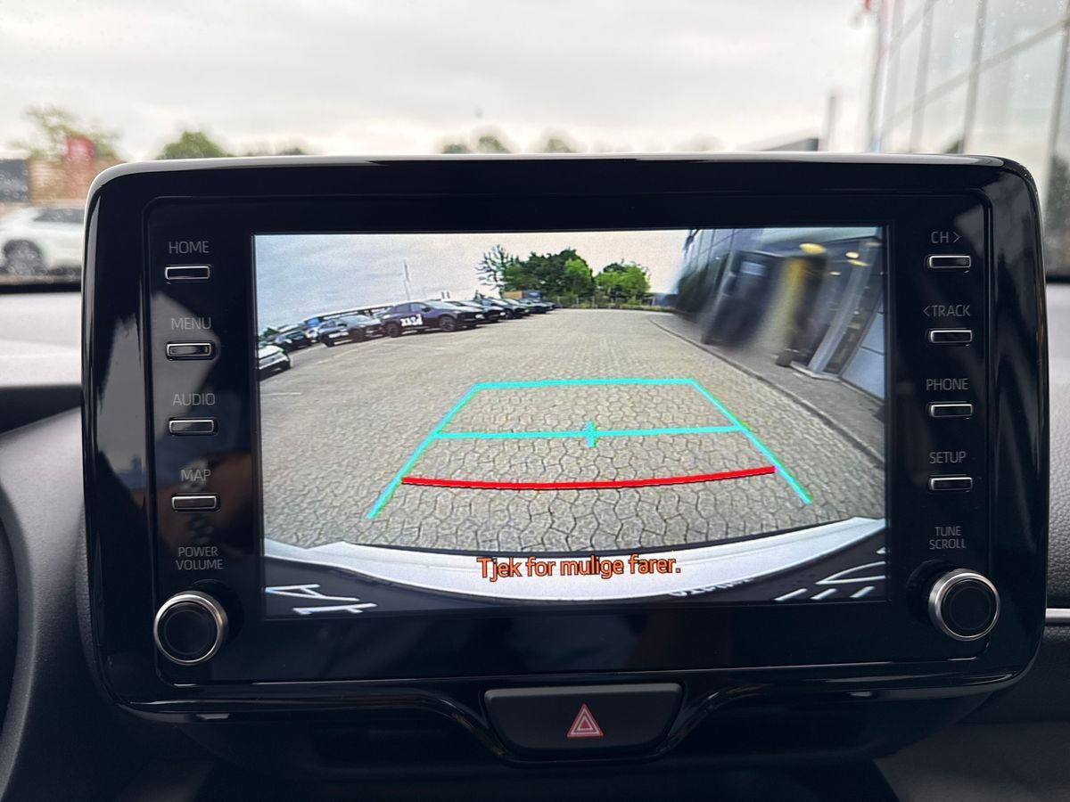 Hvid Toyota Yaris Cross fra 2022