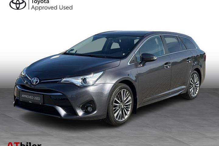 Grå Toyota Avensis fra 2017 set udefra
