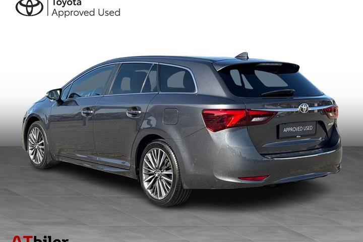 Grå Toyota Avensis fra 2017