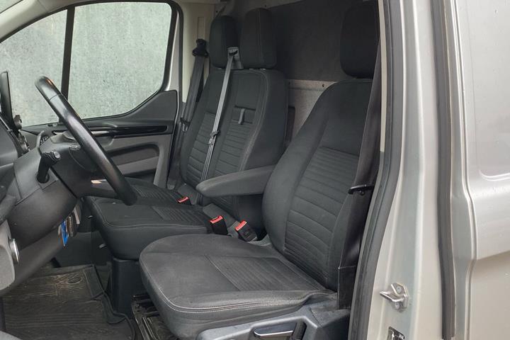 Sølv Ford Transit Custom fra 2019