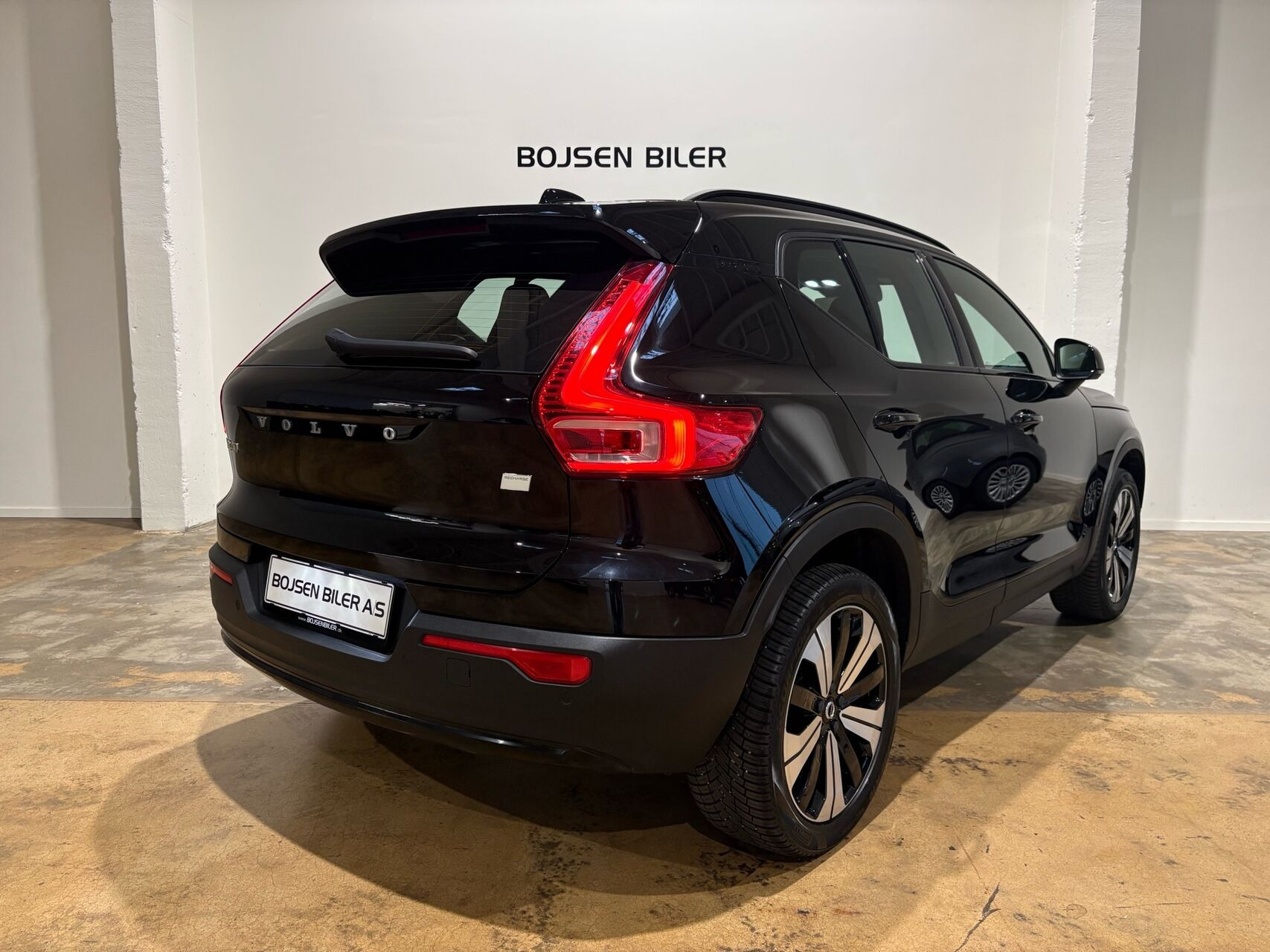 Sort Volvo XC40 fra 2023