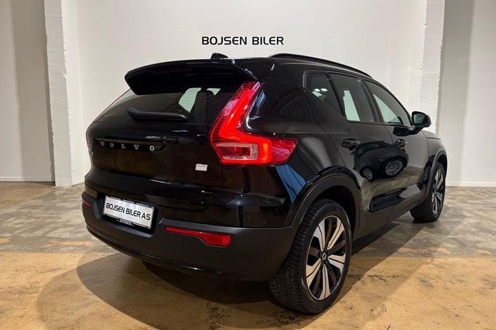 Sort Volvo XC40 fra 2023