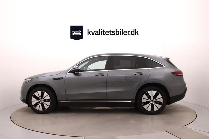 Grå Mercedes EQC 400 fra 2023