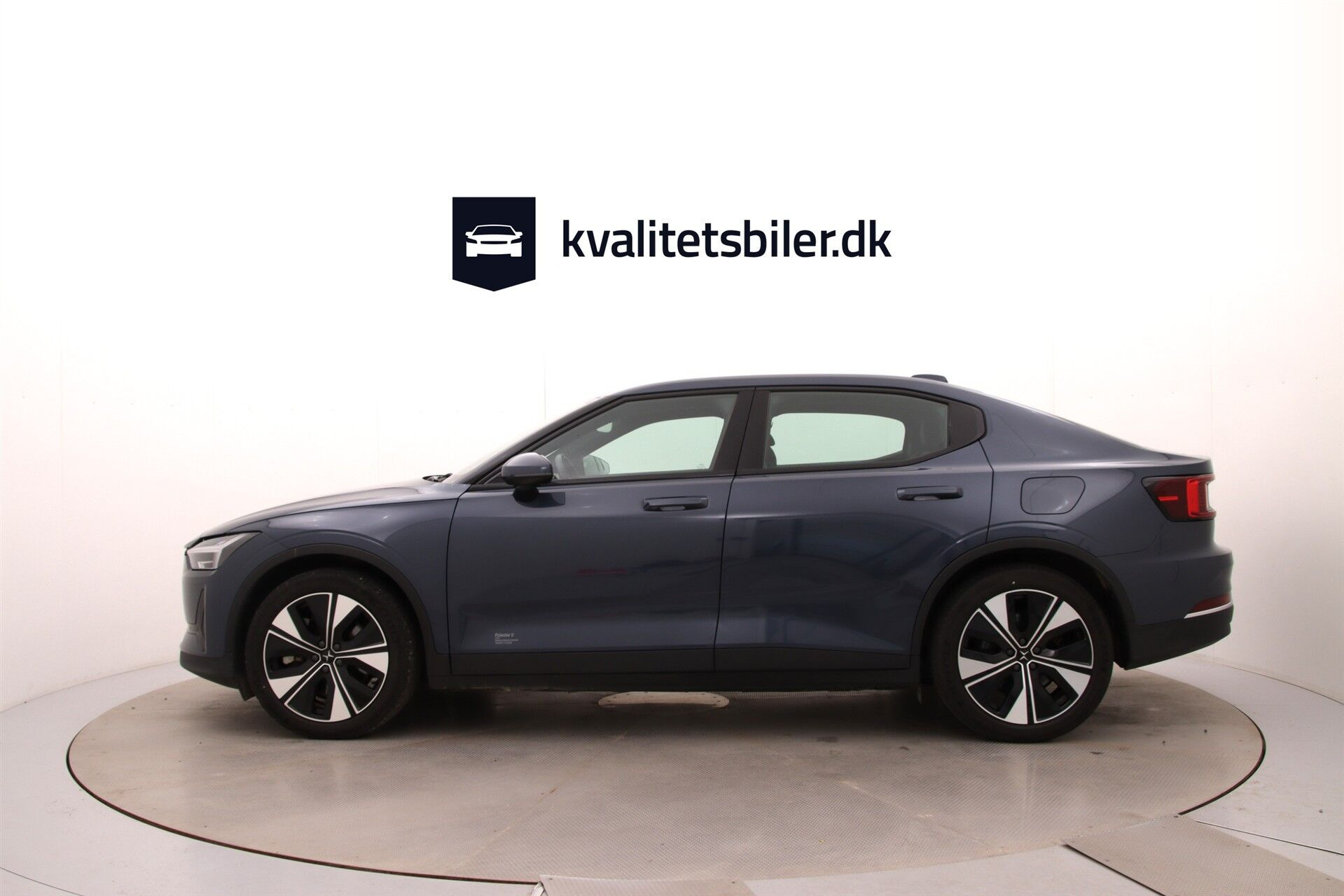 Blå Polestar 2 fra 2022