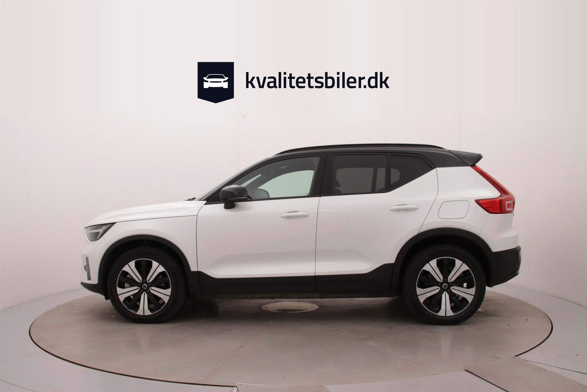 Hvid Volvo XC40 fra 2023