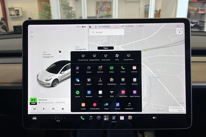 Hvid Tesla Model 3 fra 2021