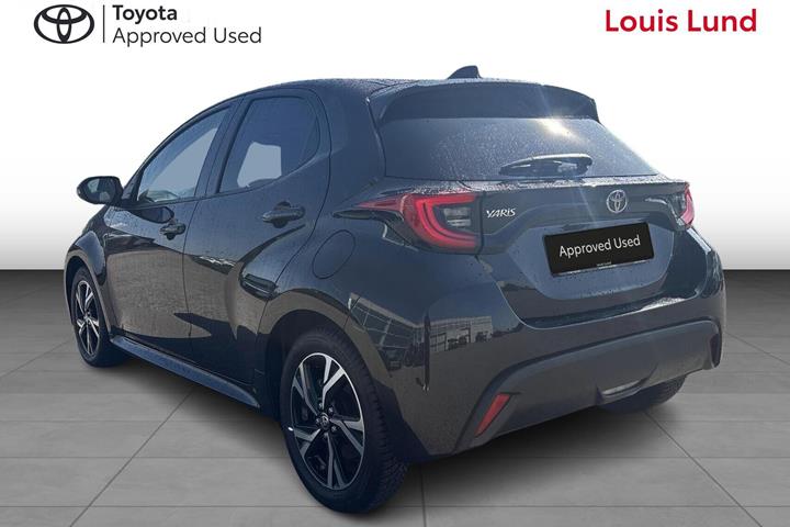 Sort Toyota Yaris fra 2025