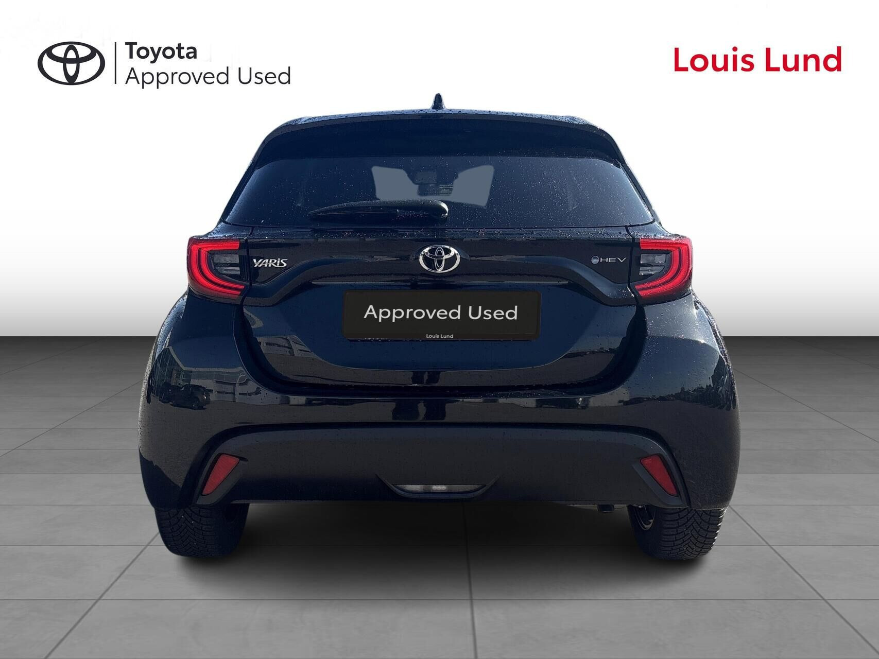 Sort Toyota Yaris fra 2025