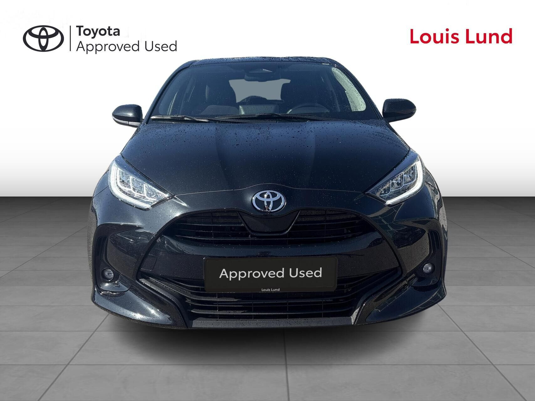 Sort Toyota Yaris fra 2025