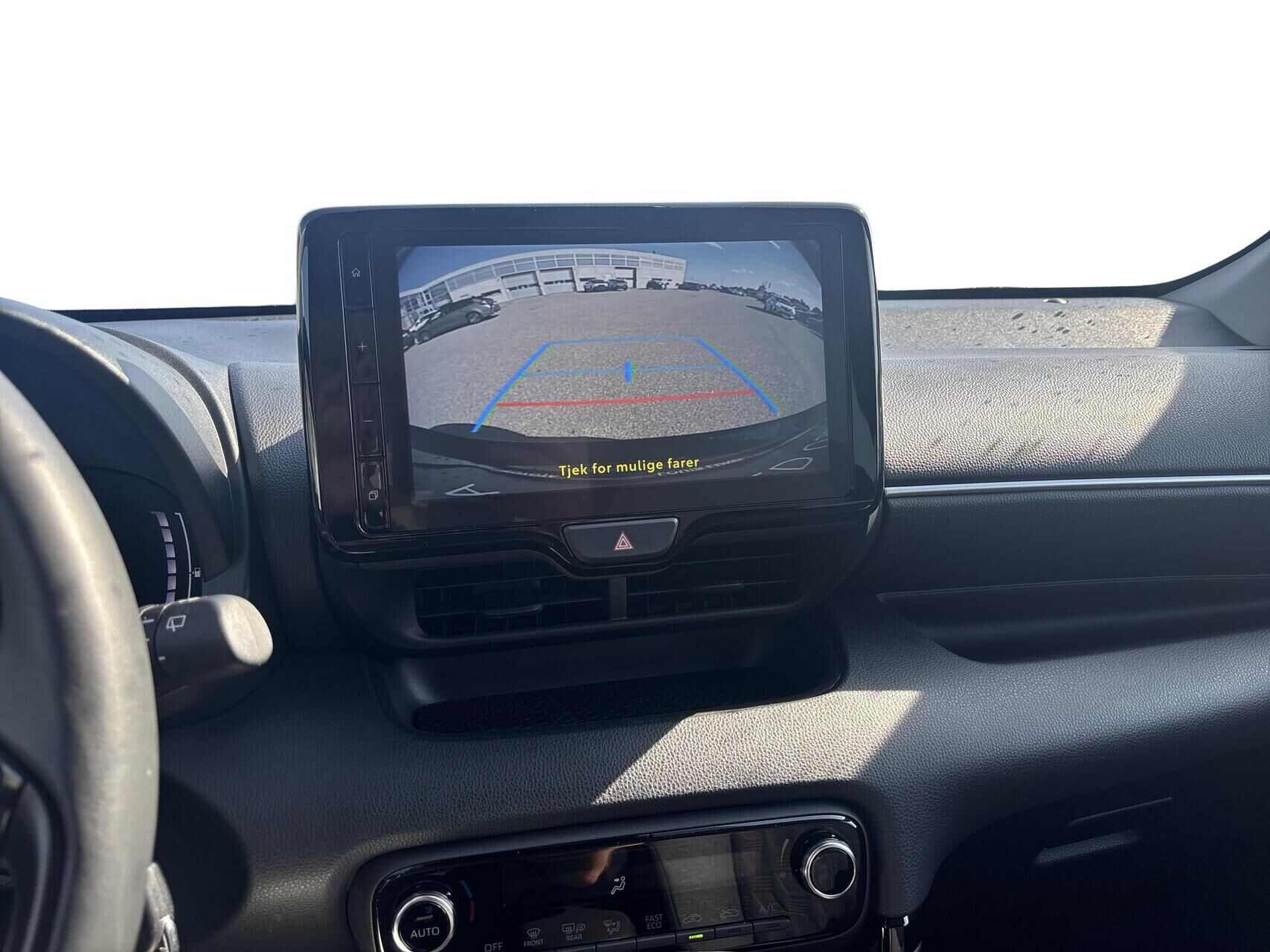 Sort Toyota Yaris fra 2025