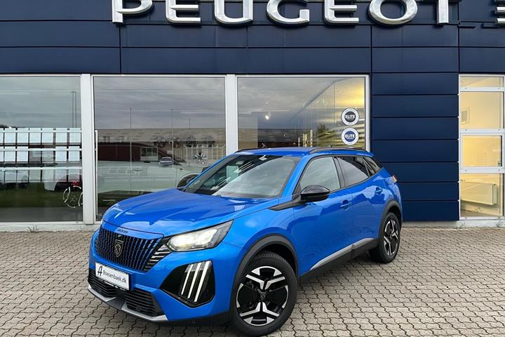 Blå Peugeot 2008 fra 2023