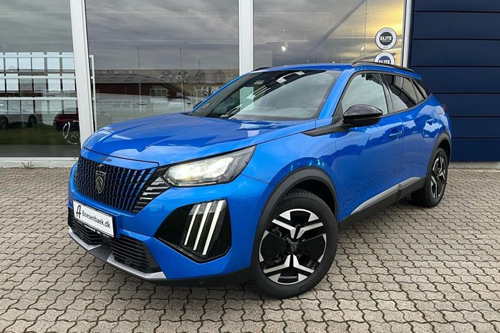 Blå Peugeot 2008 fra 2023