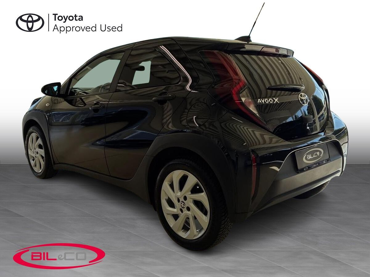 Sort Toyota Aygo X fra 2023