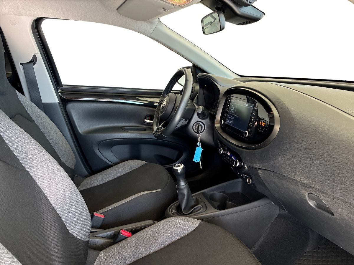 Sort Toyota Aygo X fra 2023