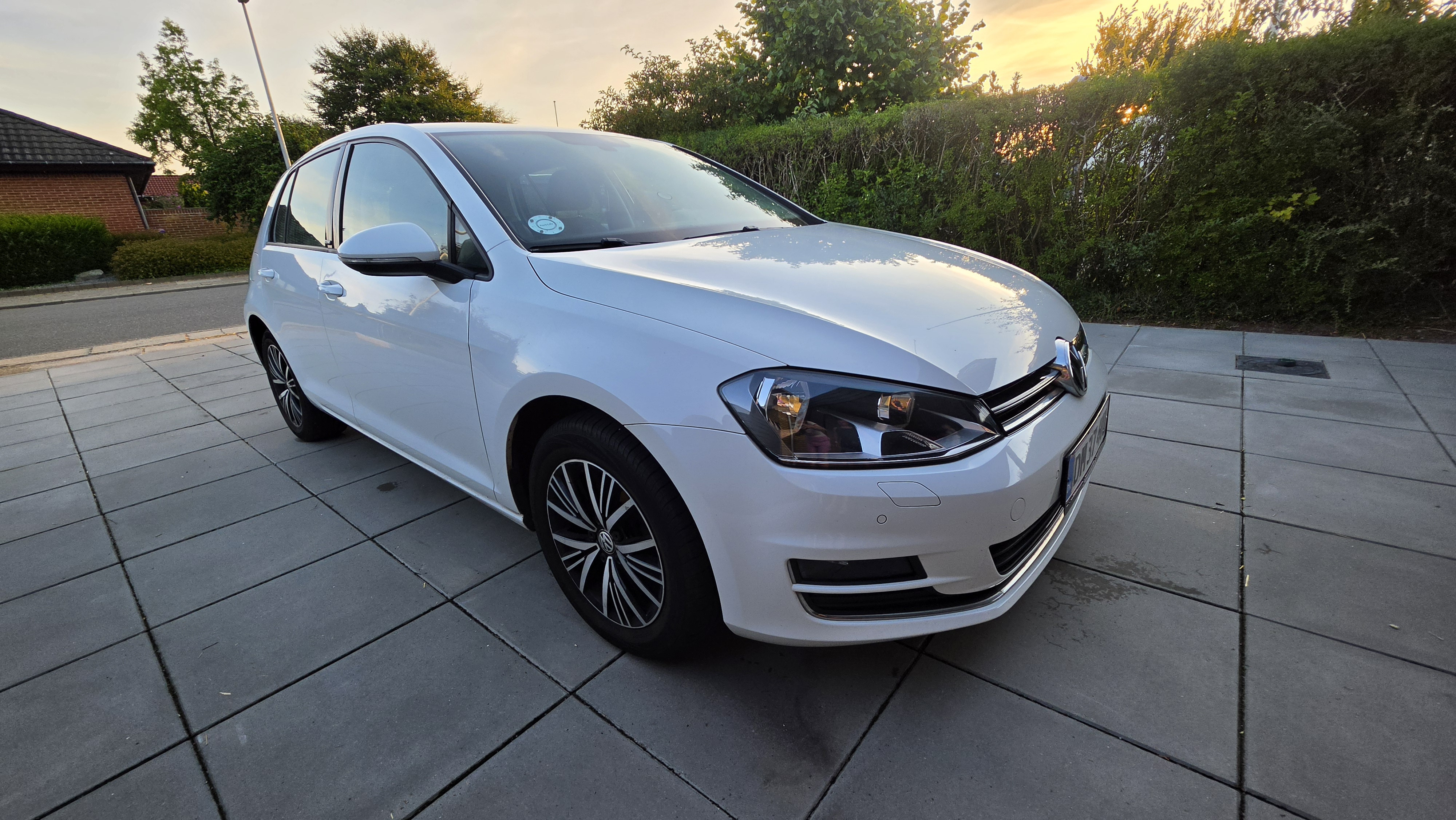 Hvid VW Golf VII fra 2016