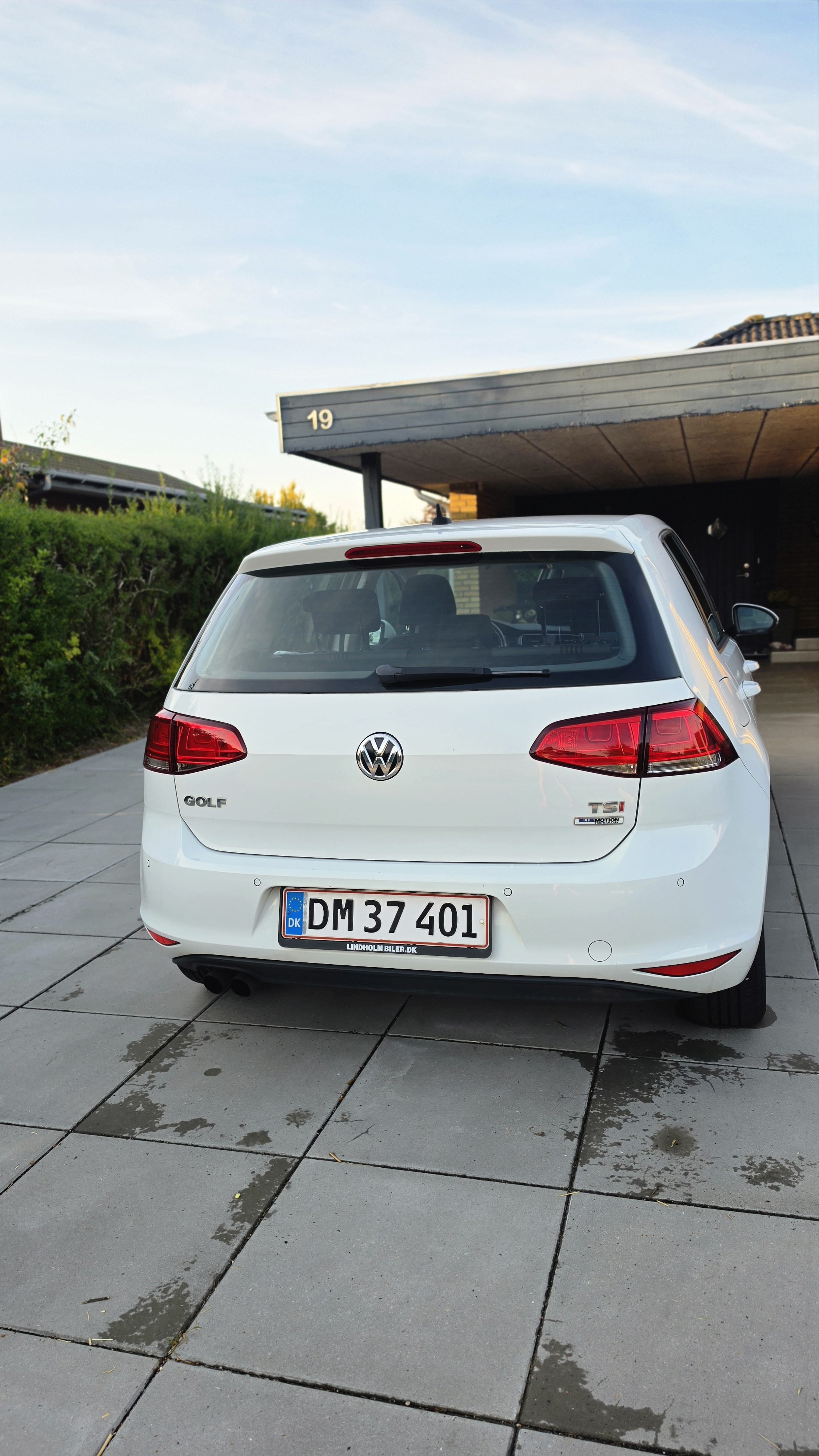 Hvid VW Golf VII fra 2016